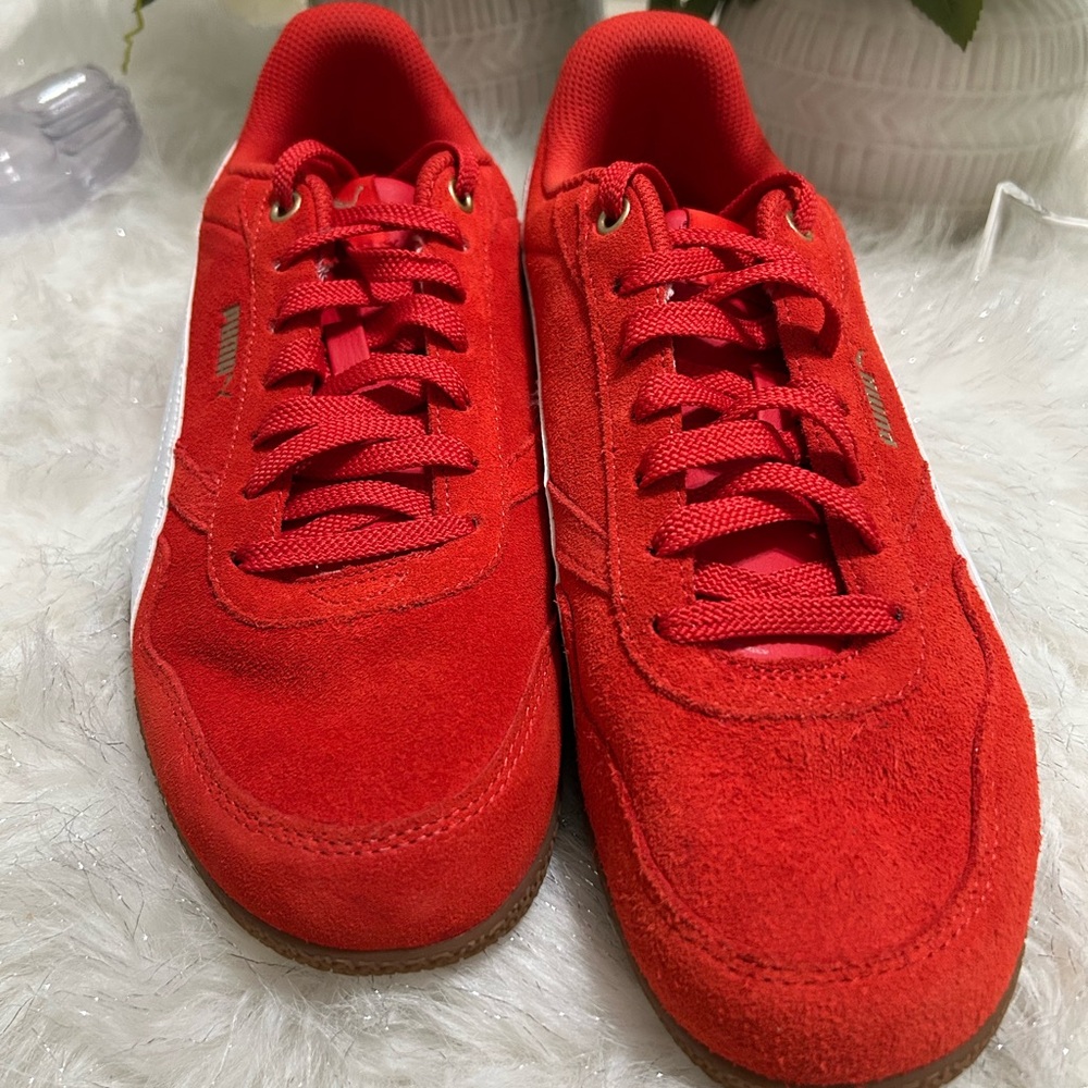 NEW Puma Size 11, Red Low-Top Suede Sneakers - Picture 7 of 7